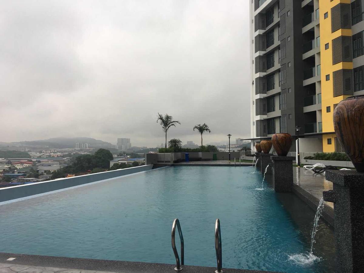 Silk Sky Residence Seri Kembangan Eksteriør billede