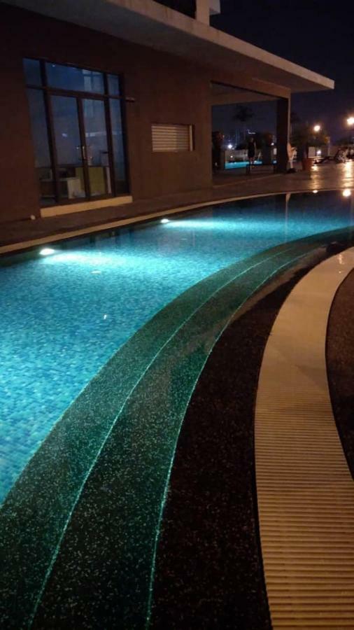 Silk Sky Residence Seri Kembangan Eksteriør billede